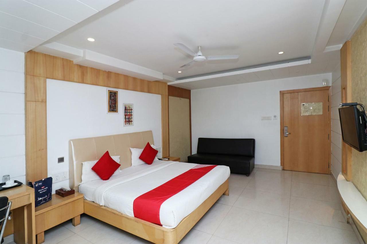 Oyo 5843 Hotel Yash Inn Mirzāpur Zewnętrze zdjęcie