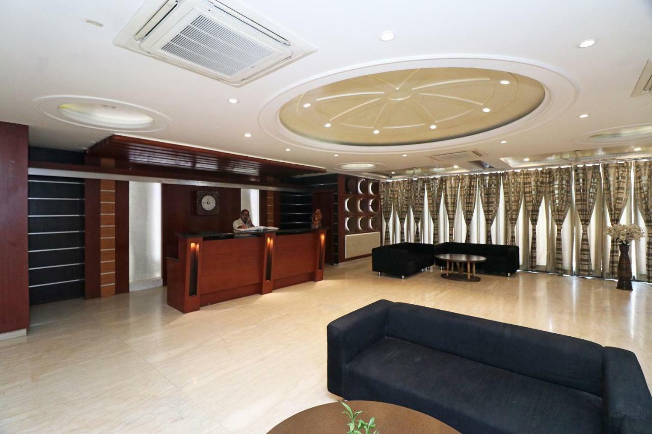 Oyo 5843 Hotel Yash Inn Mirzāpur Zewnętrze zdjęcie