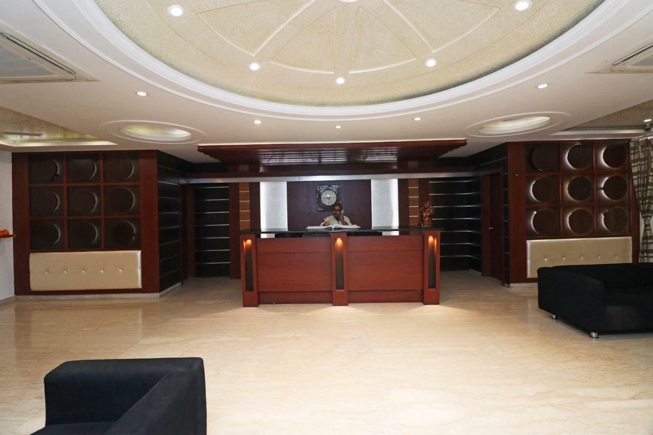 Oyo 5843 Hotel Yash Inn Mirzāpur Zewnętrze zdjęcie